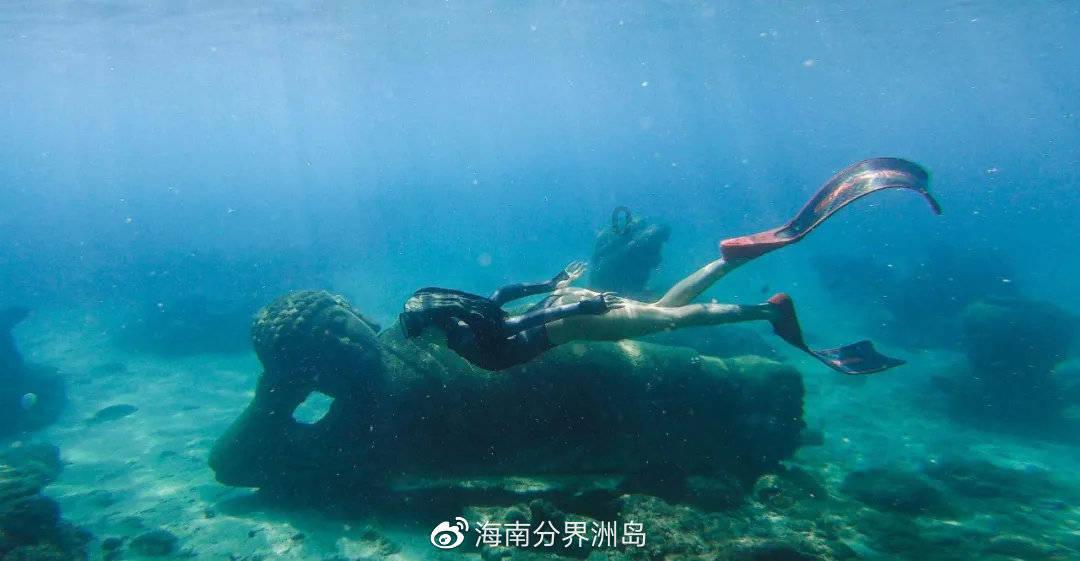 轿车司机高速突发疾病 呼吸急促表情痛苦 收费员暖心安抚救助